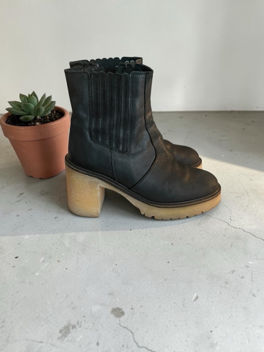 Free People Chelsea Boots Leather Black Lug Sole Platform Block Heel Spain39 1/2 - Picture 2 of 5